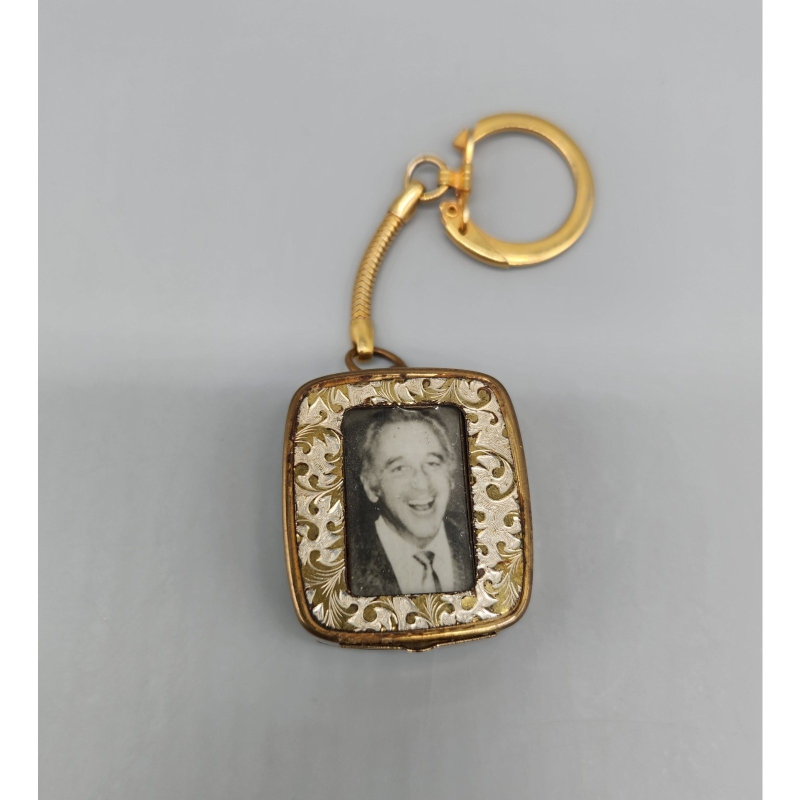 Vintage Sankyo Keychain Music Box Picture Frame Working Made In Japan *Video