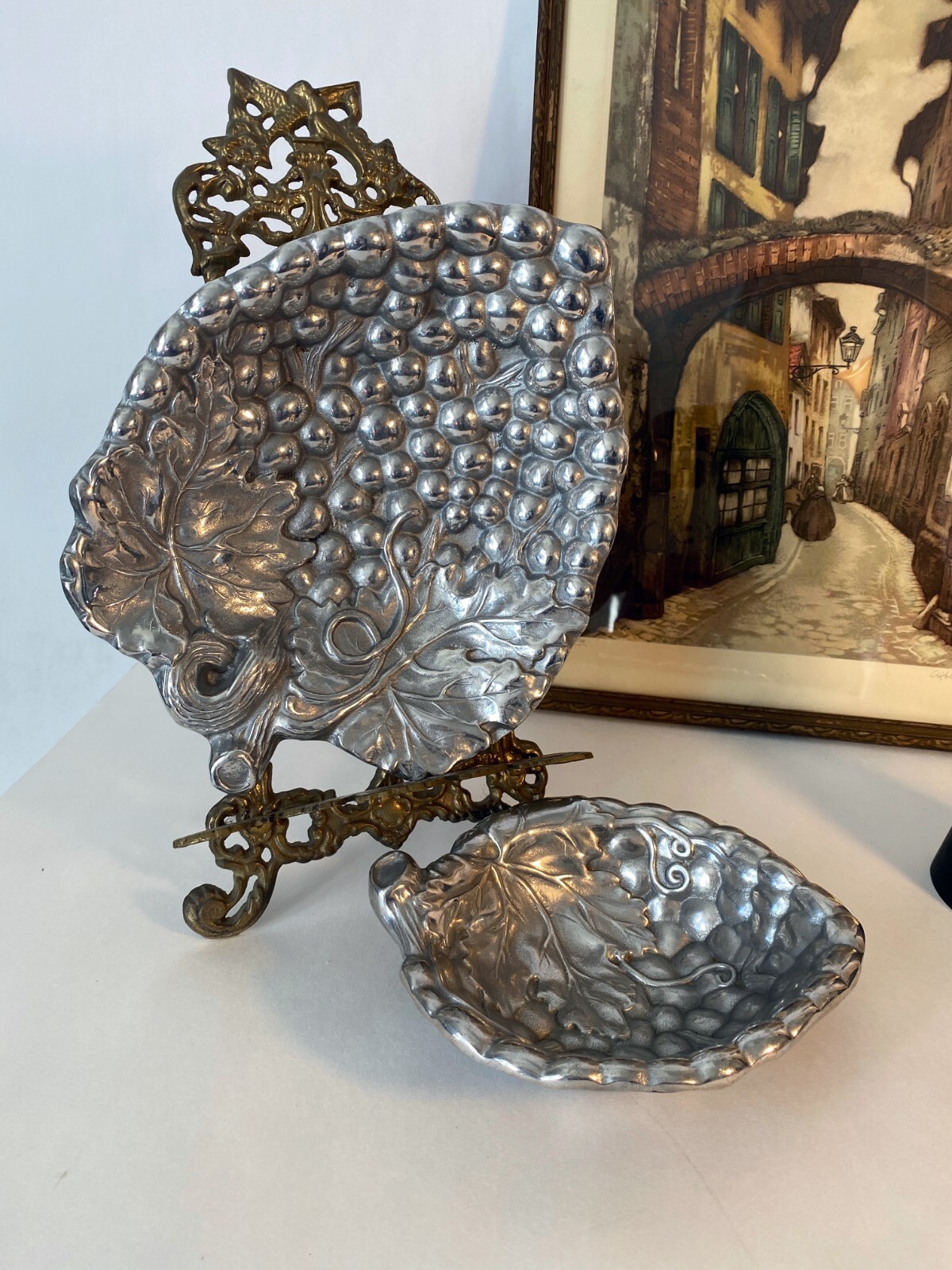 Two Grape Motif Pewter Dishes by Ralph Wilton Pewter, 1950s Vintage