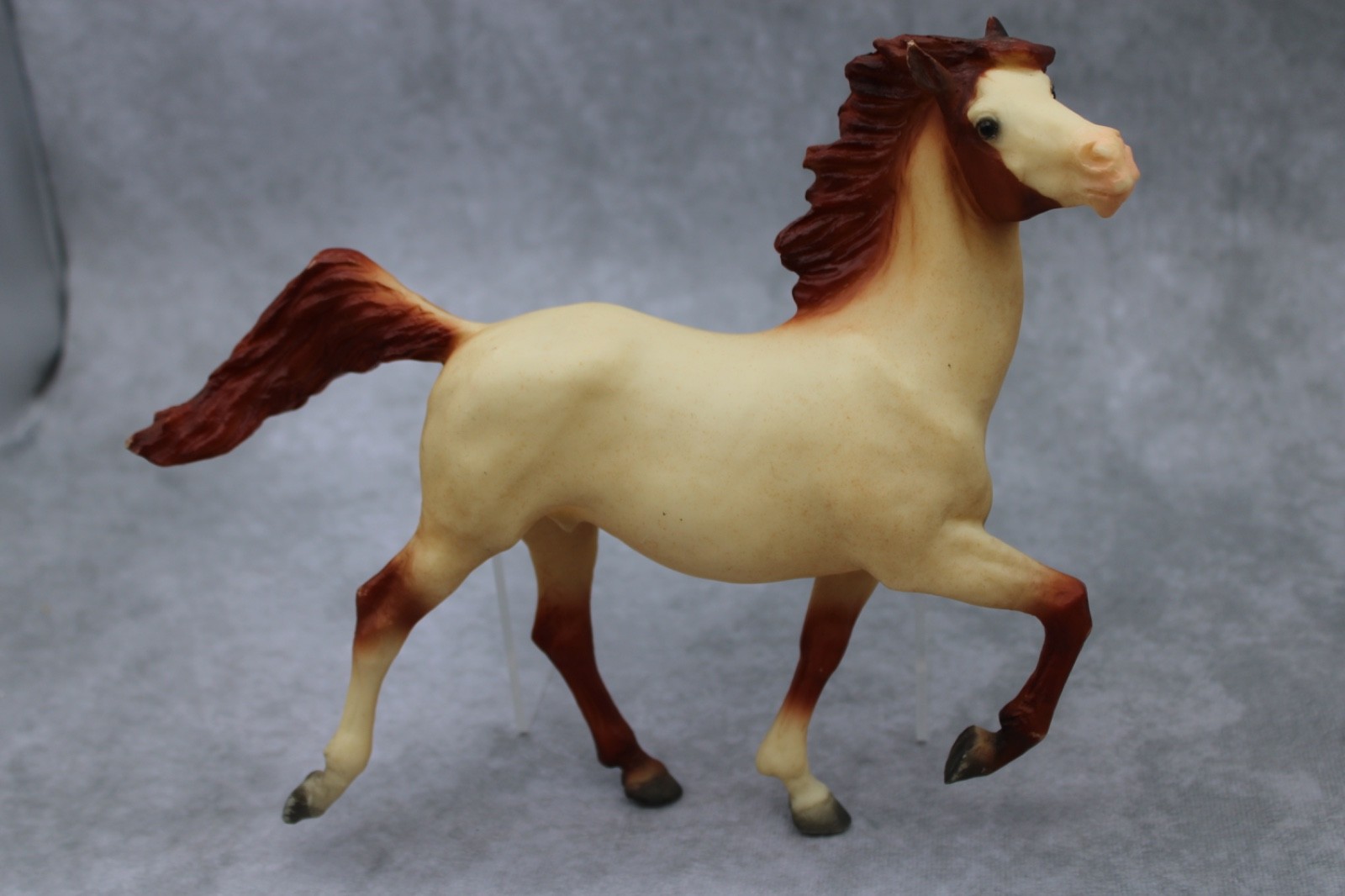 Breyer- Strawberry Fizz- Model #700198- '98 Spring Show Special