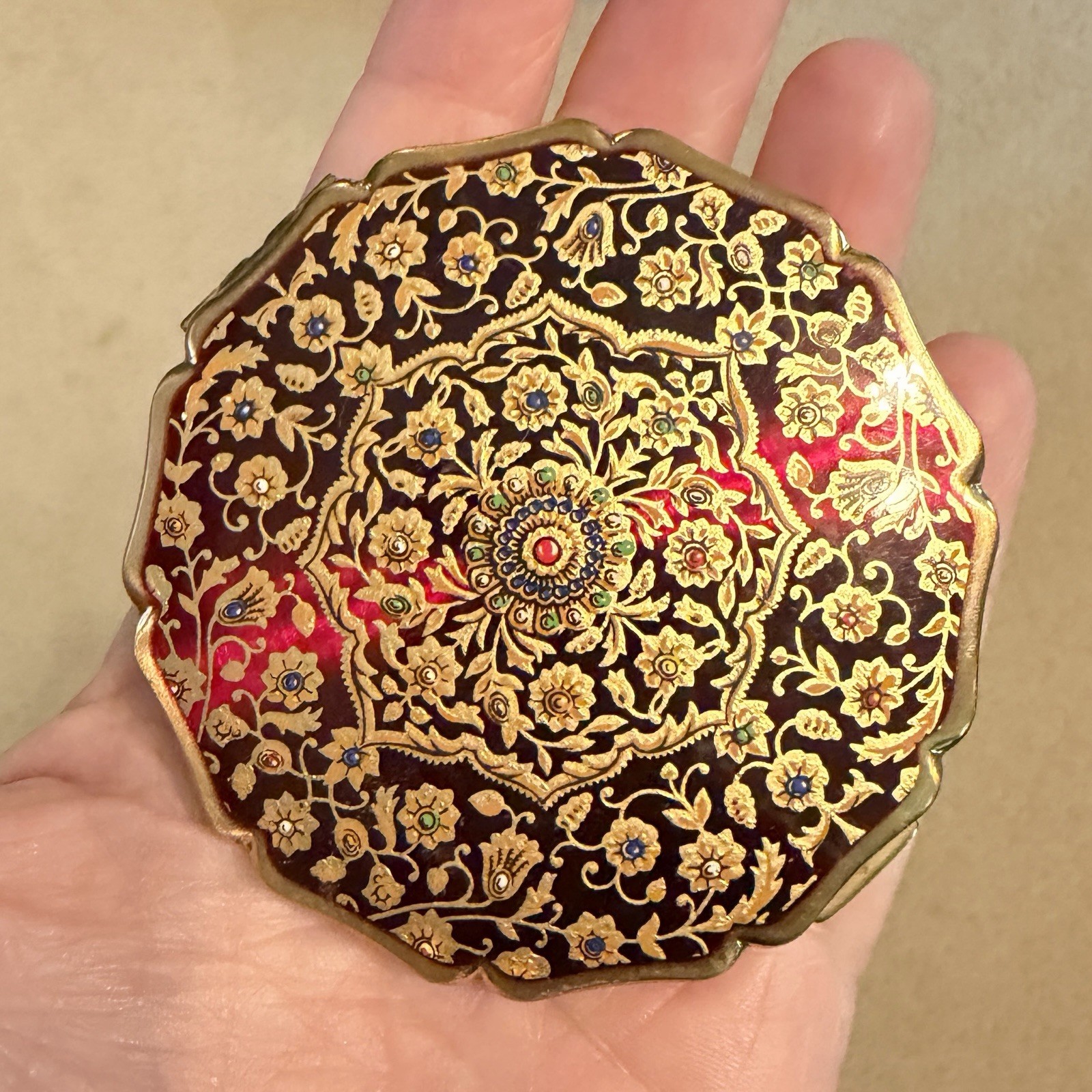 Vintage Stratton Compact Case Powder Mirror England Red Gold Scallop Edges READ