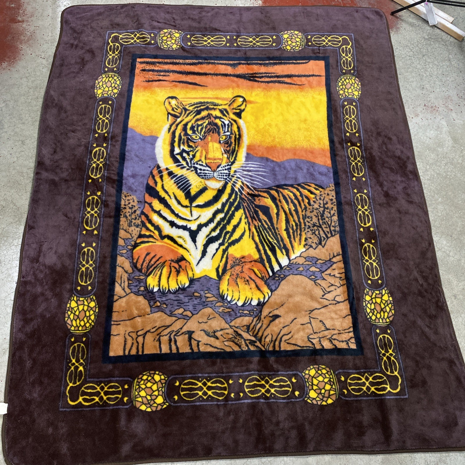 Vintage Tiger Acrylic Blanket 86”x67” Soft 80s Large Throw Thick Heavy