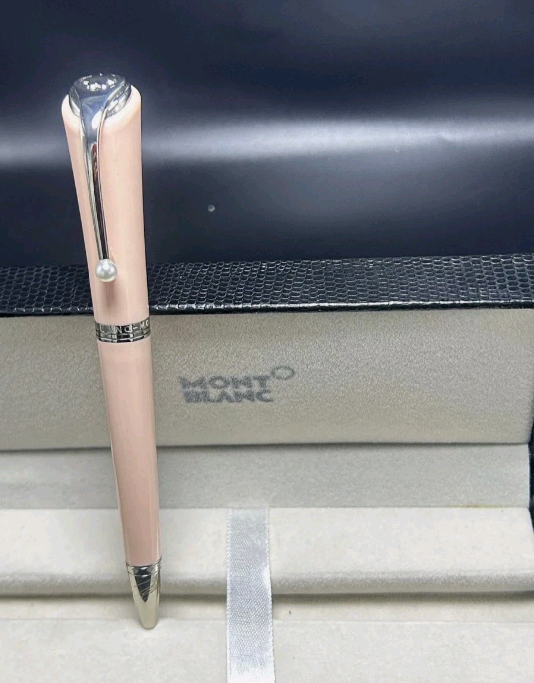 Montblanc Muses Marylin Monore Ball Point Pen|  Pink Body+Silver Clip|IBlack Ink