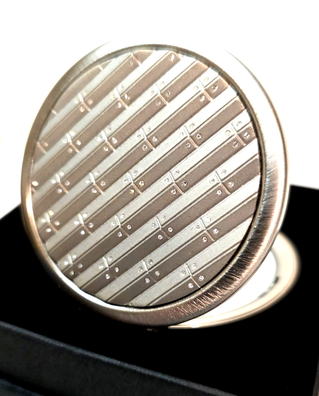 Irving Rice NEW MIRROR COMPACT Swarovski Crystals Magnifying NEW in Box