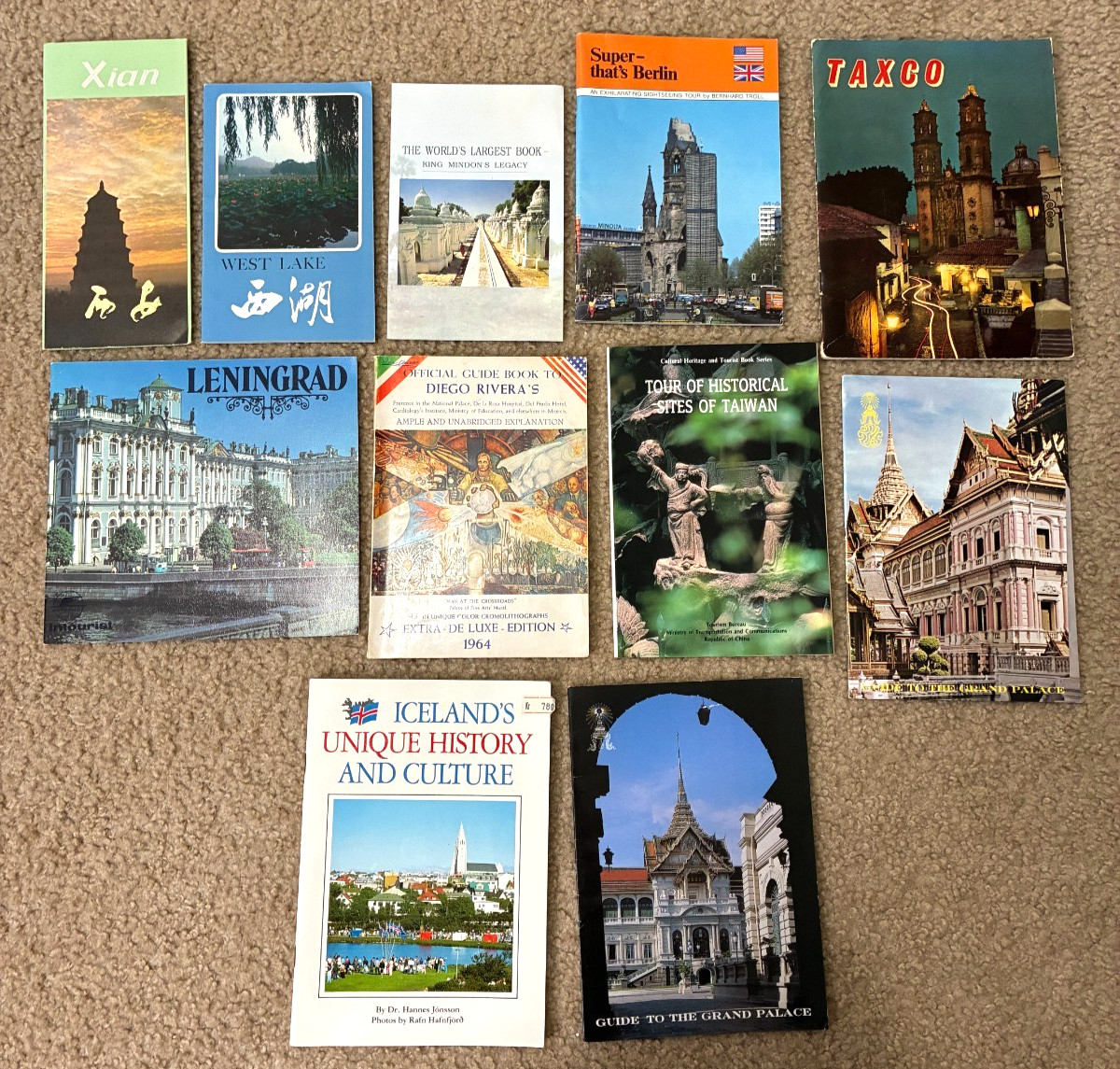 VTG World Tour Guides/Books Leningrad Iceland Xian Berlin Taiwan Mexico