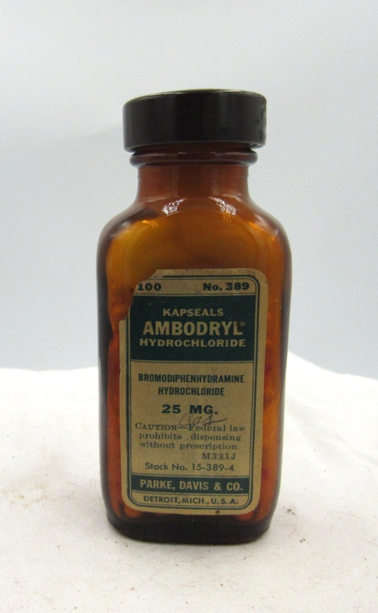 BW - 1950\'s Parke, Davis & CO Ambrodryl Detroit Mich 3 7/8 \