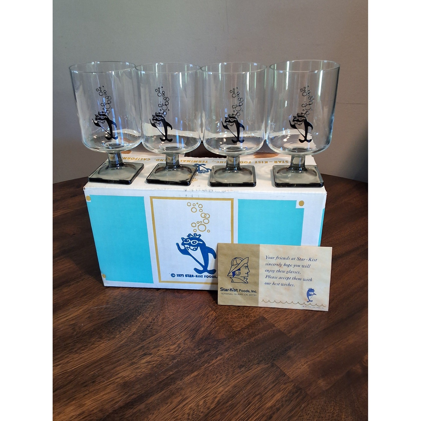 Vintage 1971 Star-Kist Charlie the Tuna Glasses Set of 4 Square Base with Box
