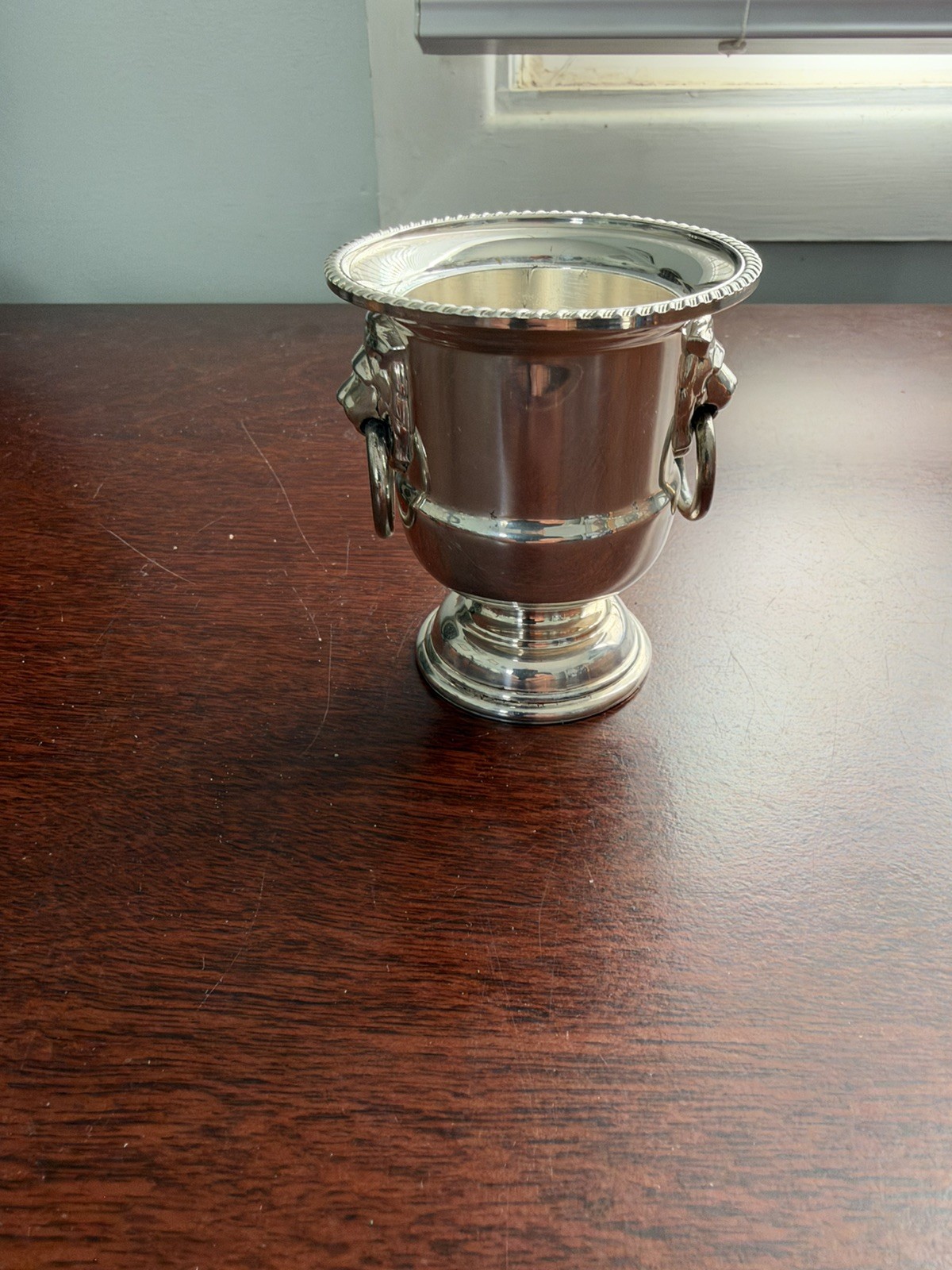 Viners of Sheffield England Silver Plate Lion Head Toothpick Holder
