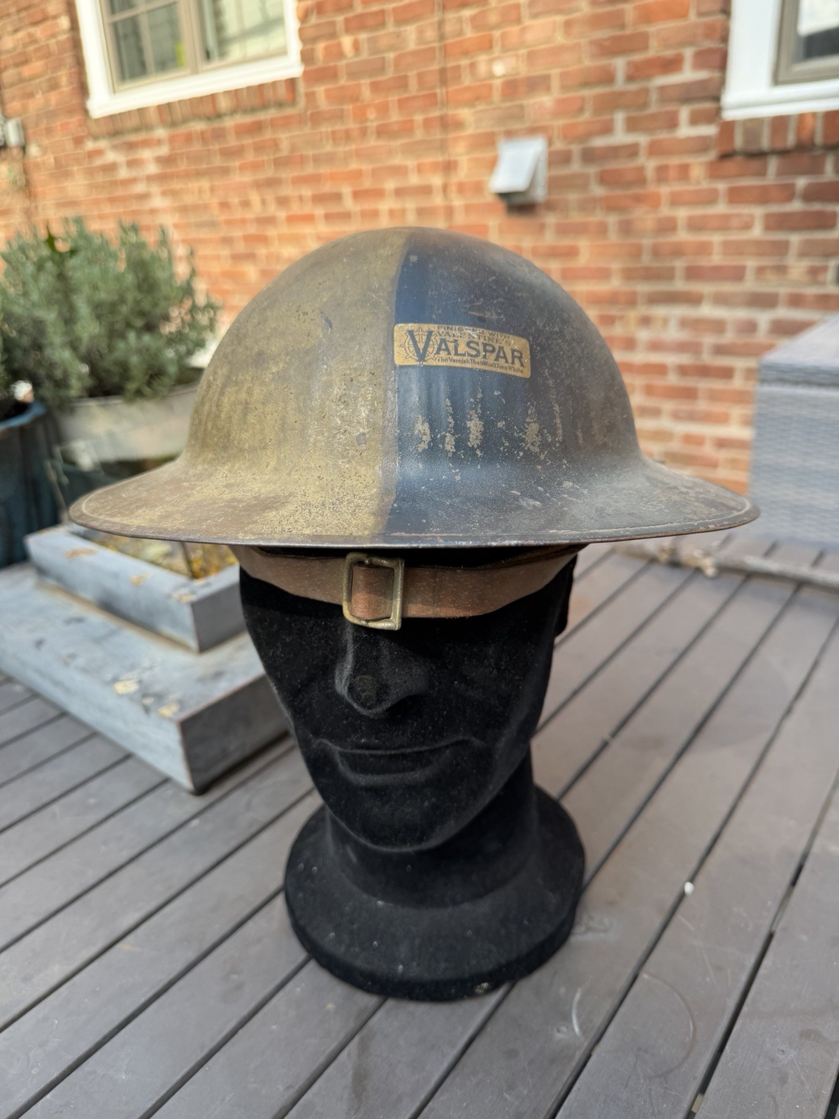 WW1 AMERICAN BRITISH HELMET  ADVERTISING VALSPAR MEDAL