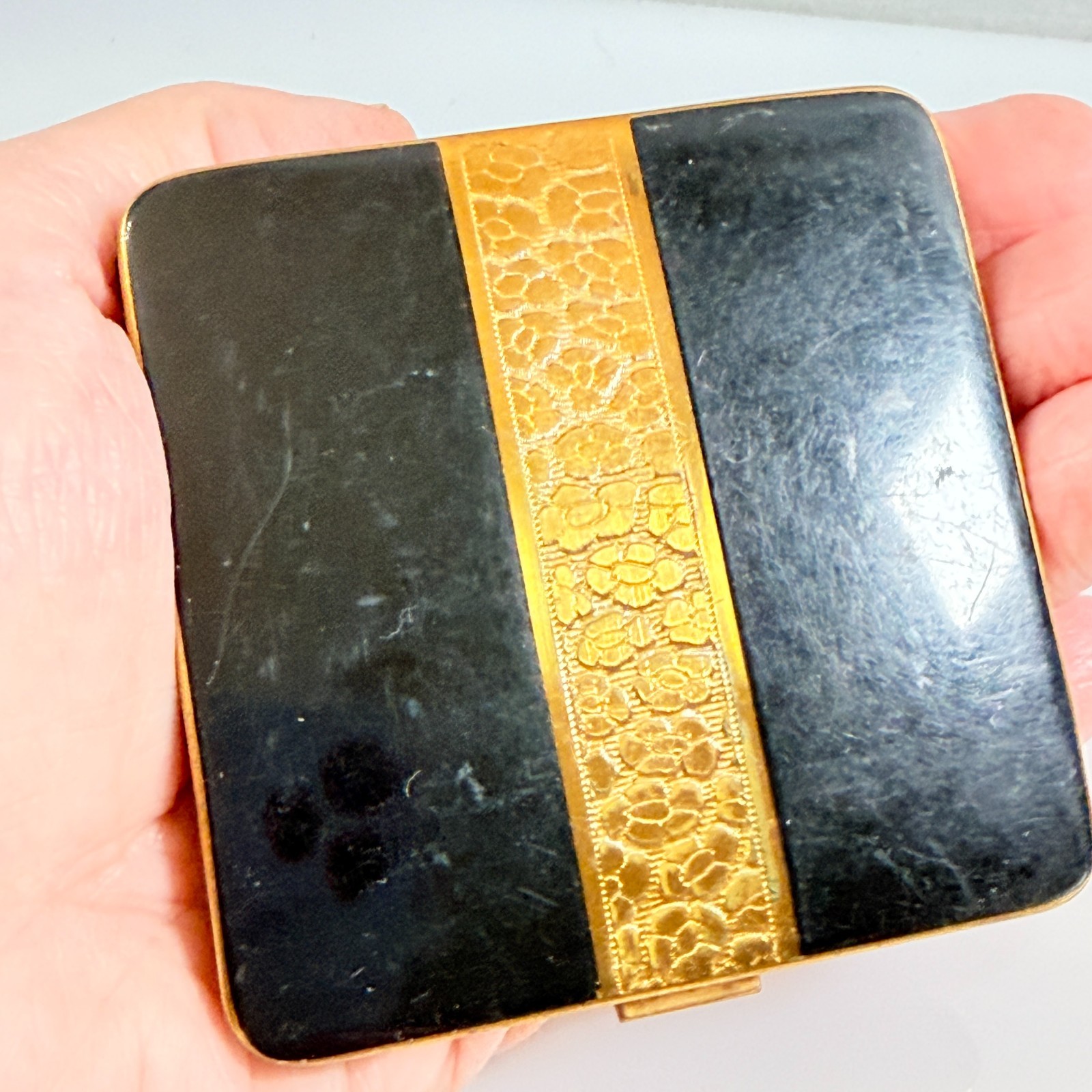 Vintage Powder Compact Black Enamel Gold Tone Mirror Floral Design Unbranded 40s