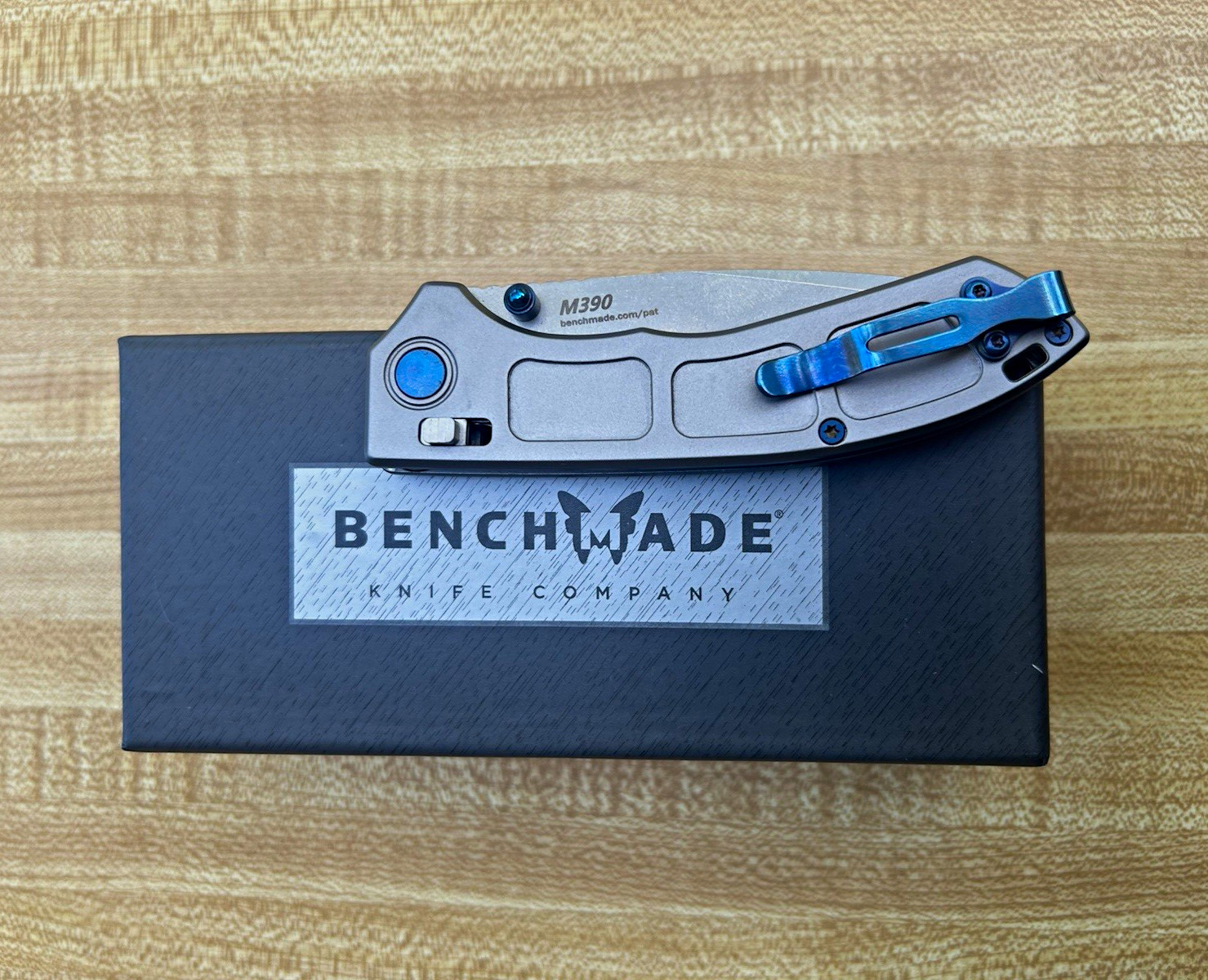 Benchmade Narrows M390 Drop Point Plain Edge Liner Lock Gray/Blue