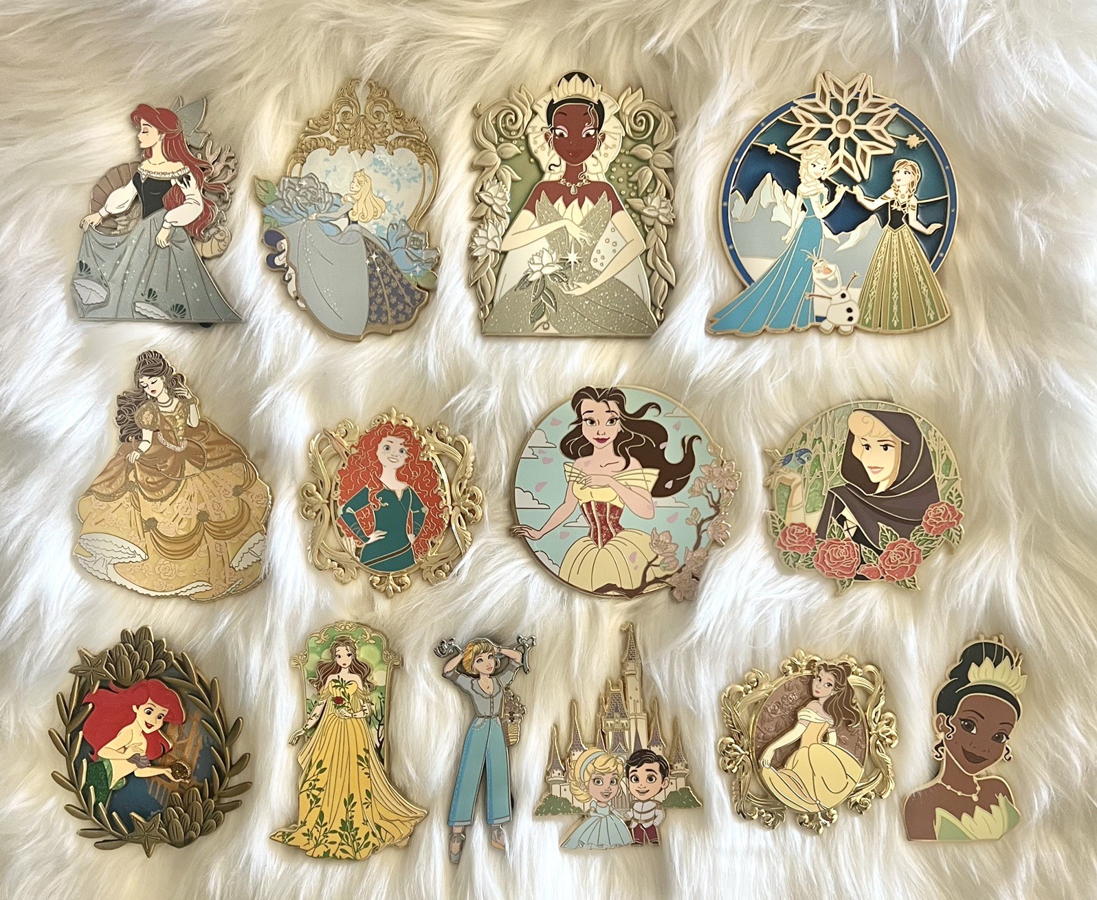 ATTN RESELLERS- Disney Princess FANTASY 2.5” to 5” JUMBO w/Auth Disney Pins