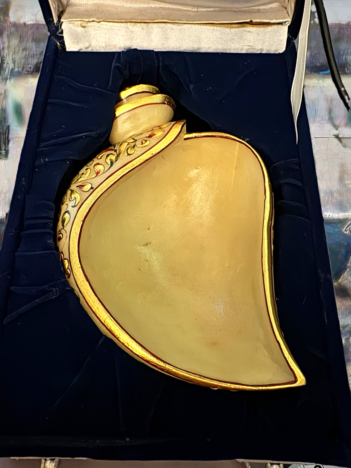 Hand-Painted & Gilt Indian Marble Shankh ~ Rajasthani / Jaipur-style ~ OLD BOXED