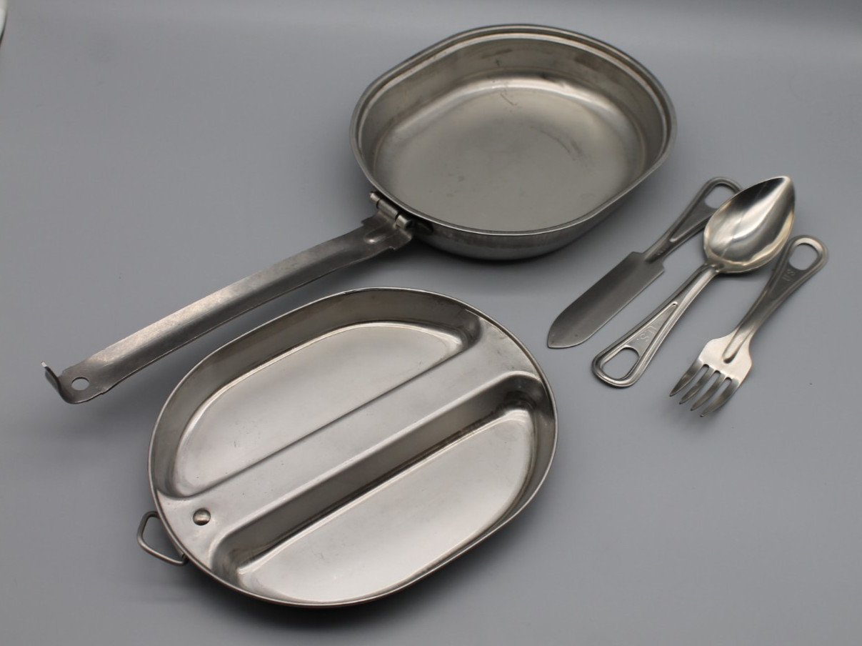 Vintage 1982 US Military Issue Mess Kit Stainless Steel Pan Plate Utensils SMP