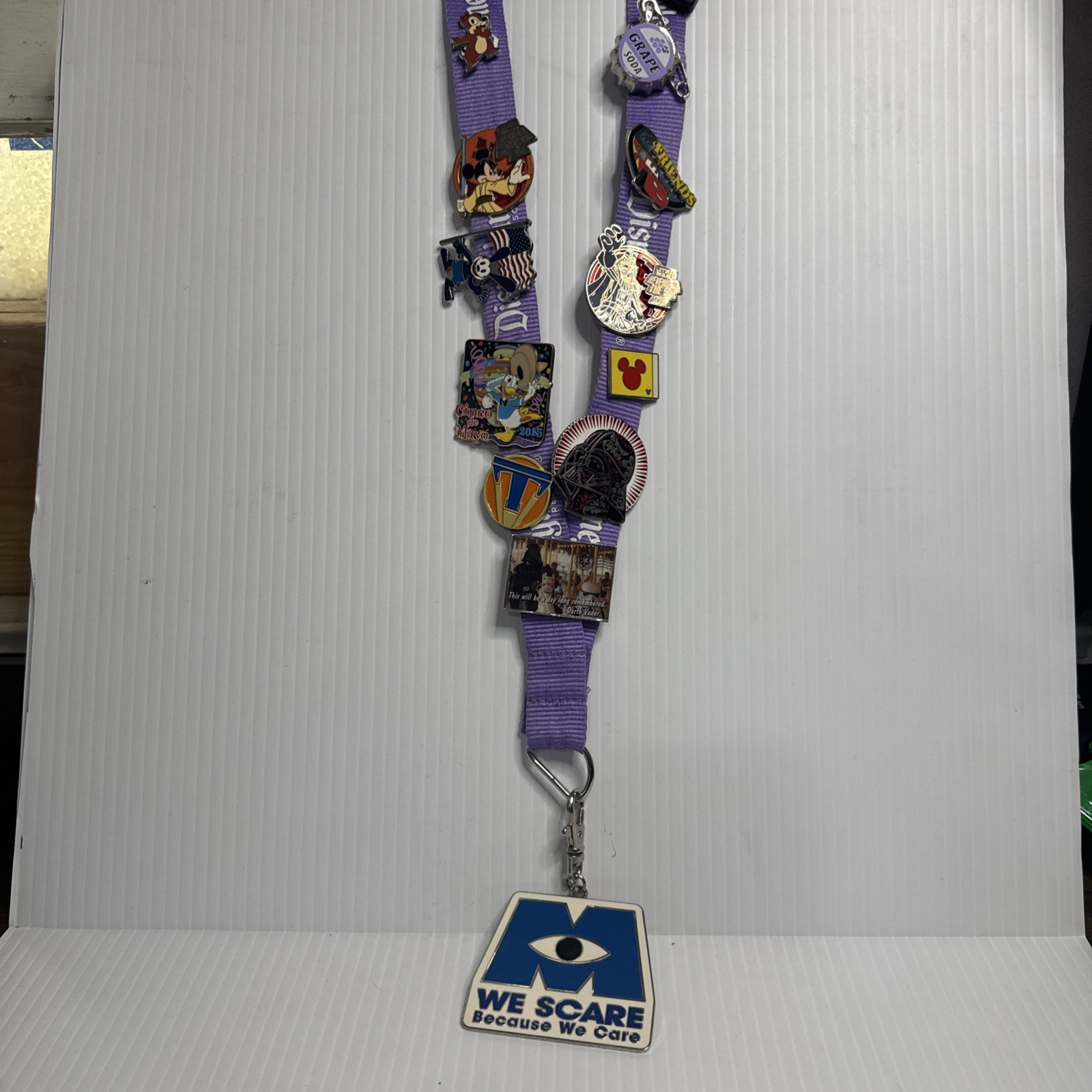 Disneyland  Pin Trading Lanyard Lot 12 Pins Star Wars Mickey Goofy Vader 2015