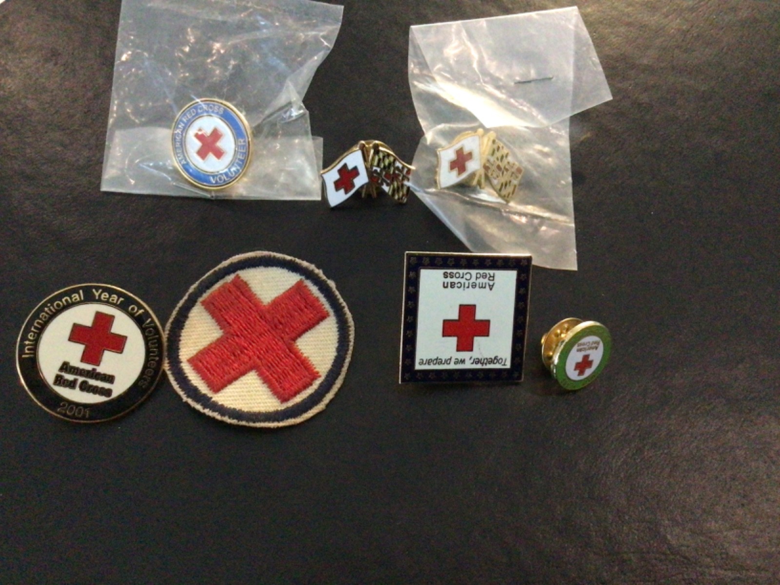 7 Vintage and Commemorative America Red Cross pins and patch - Nice
