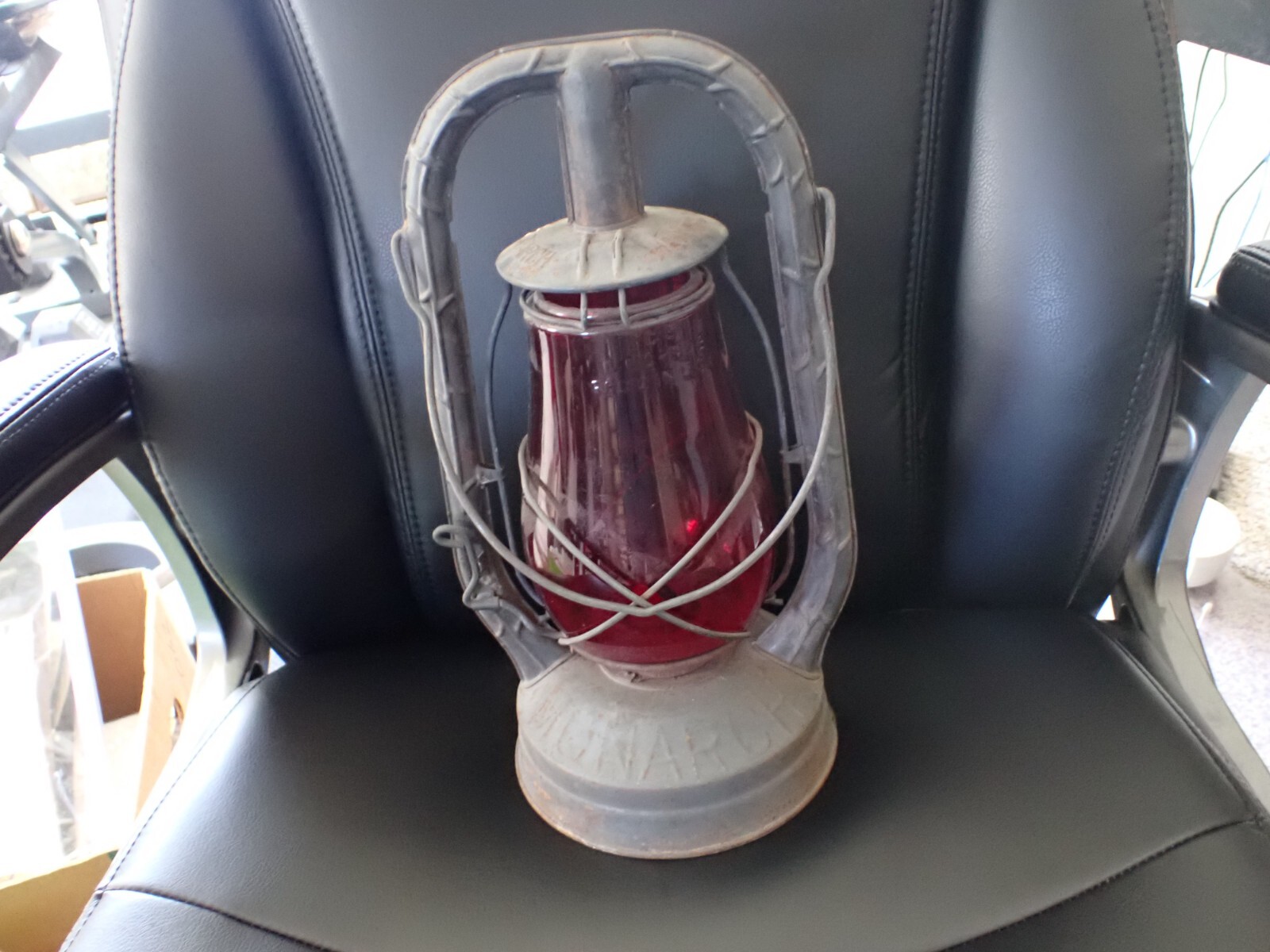 Dietz Monarch Vintage Lantern with Red Dietz Fit Z All Globe New York  Railroad