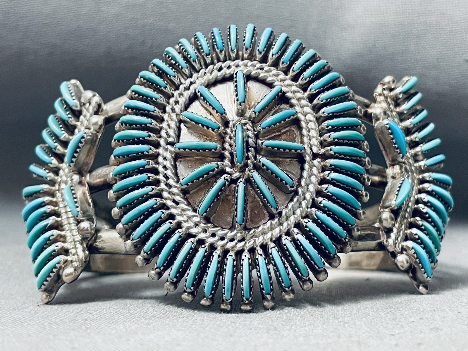 ONE OF BEST EVER VINTAGE ZUNI NEEDLE TURQUOISE STERLING SILVER CLUSTER BRACELET