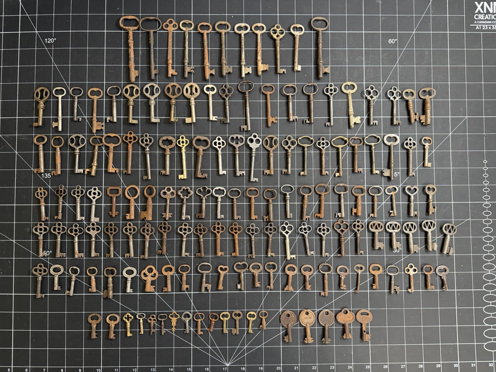 162  - Vintage Antique Skeleton Keys Clock Keys Furniture Cabinet Keys Mixed Lot