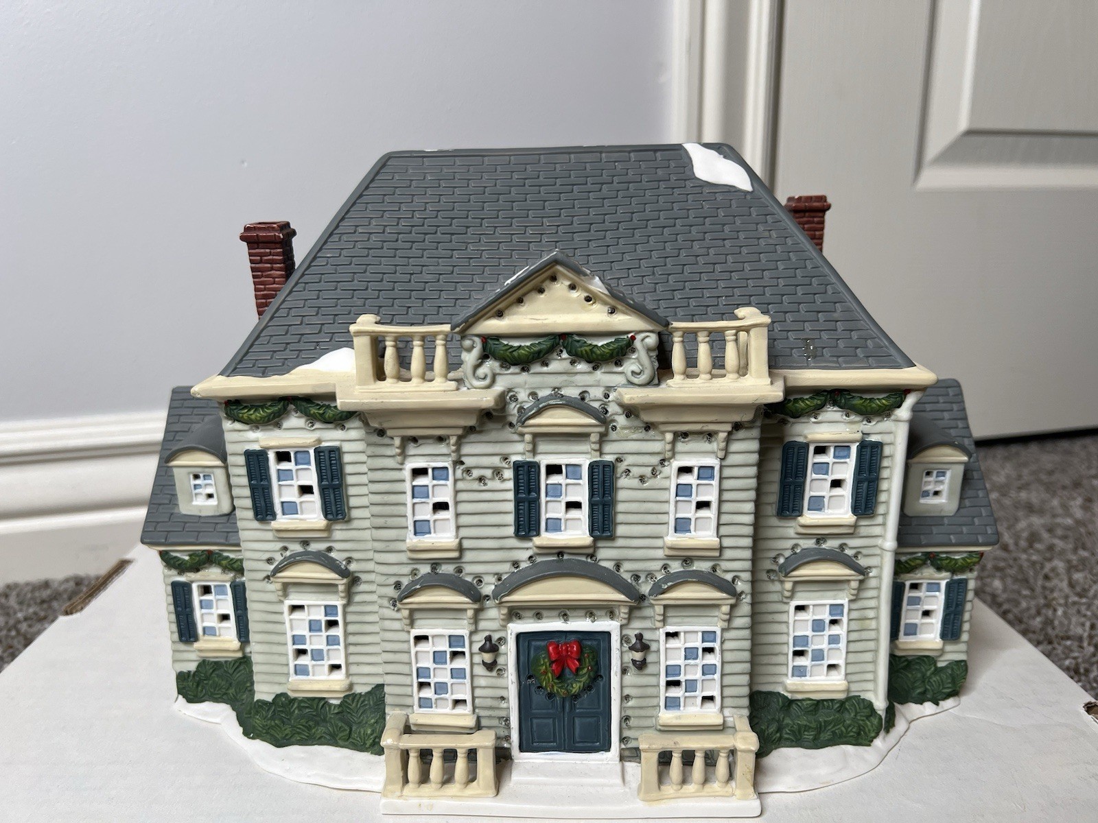 Santa’s Workbench Collection 2004 Whispering Pines Building Only Non-Working 
