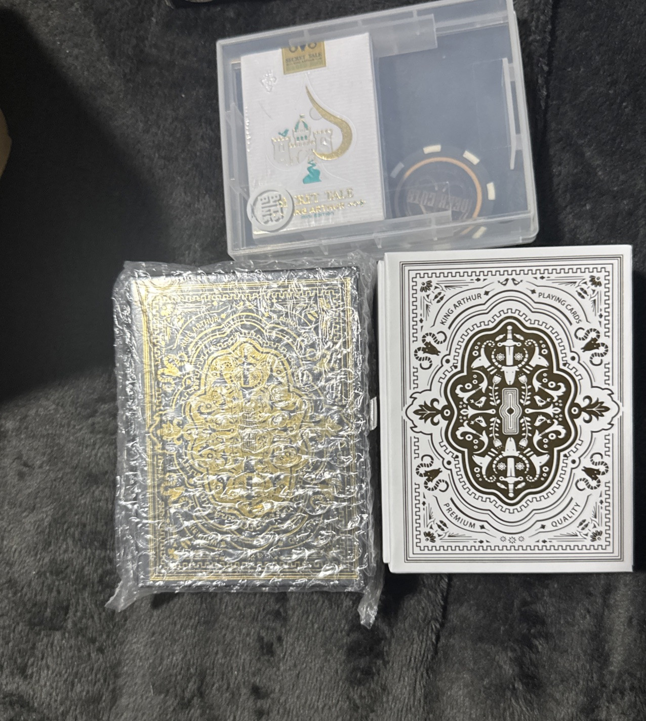 Secret Tale King Arthur camelot boxed gilded gilded ed white black decks mini 