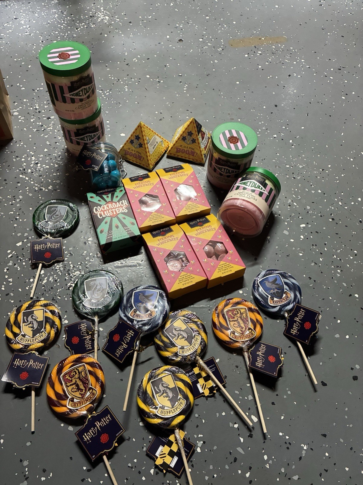 Harry Potter Honeydukes Candy 21 Pc Lot Fizzing Whizzbees Hogwarts Lollipops