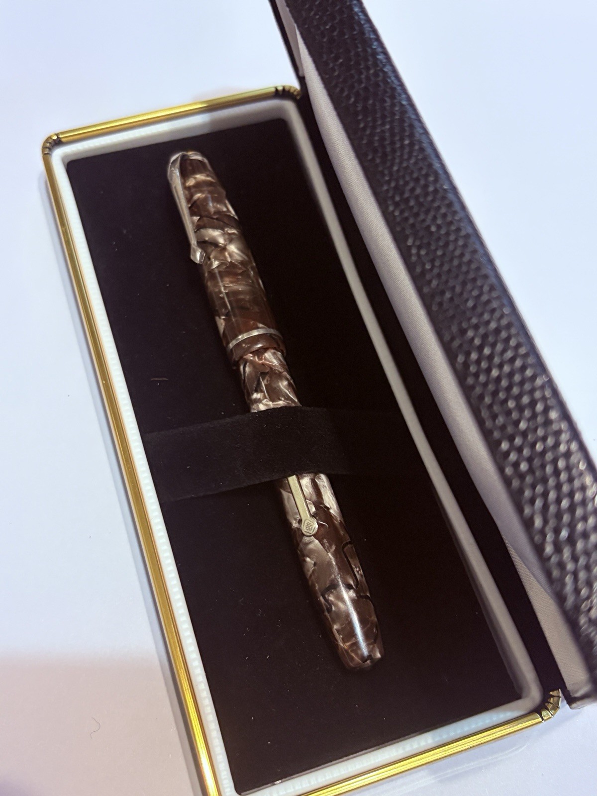 VINTAGE CONWAY STEWART MARBLED LILAC/BROWN FOUNTAIN PEN  14K Gold Nib 1A - Boxed