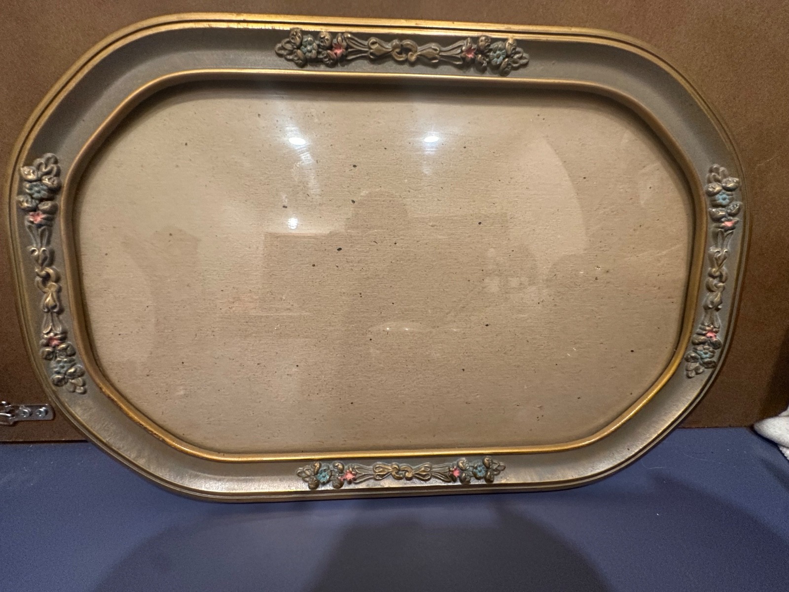Antique Gilt Wood Oval Octagon Convex Bubble Glass Frame Victorian Floral Ornate