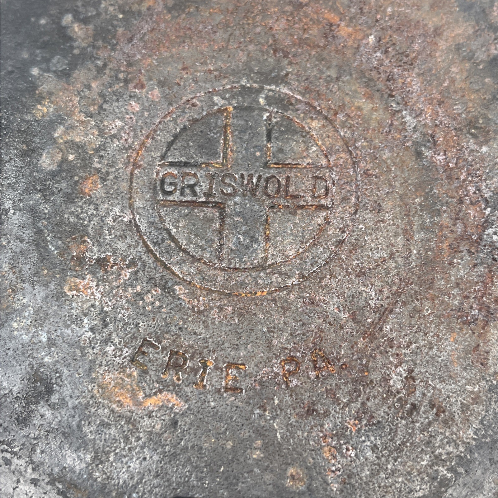 Vintage Griswold #5 Cast Iron Skillet 724K Small Block Logo Sets Flat 8\
