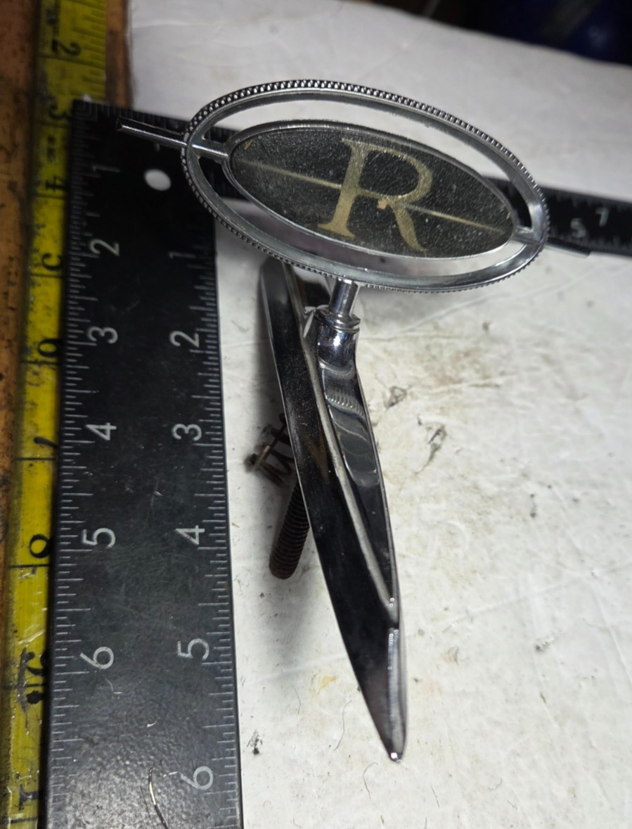 BUICK RIVIERA CIRCA 1975 HOOD ORNAMENT 1248121 {7381}