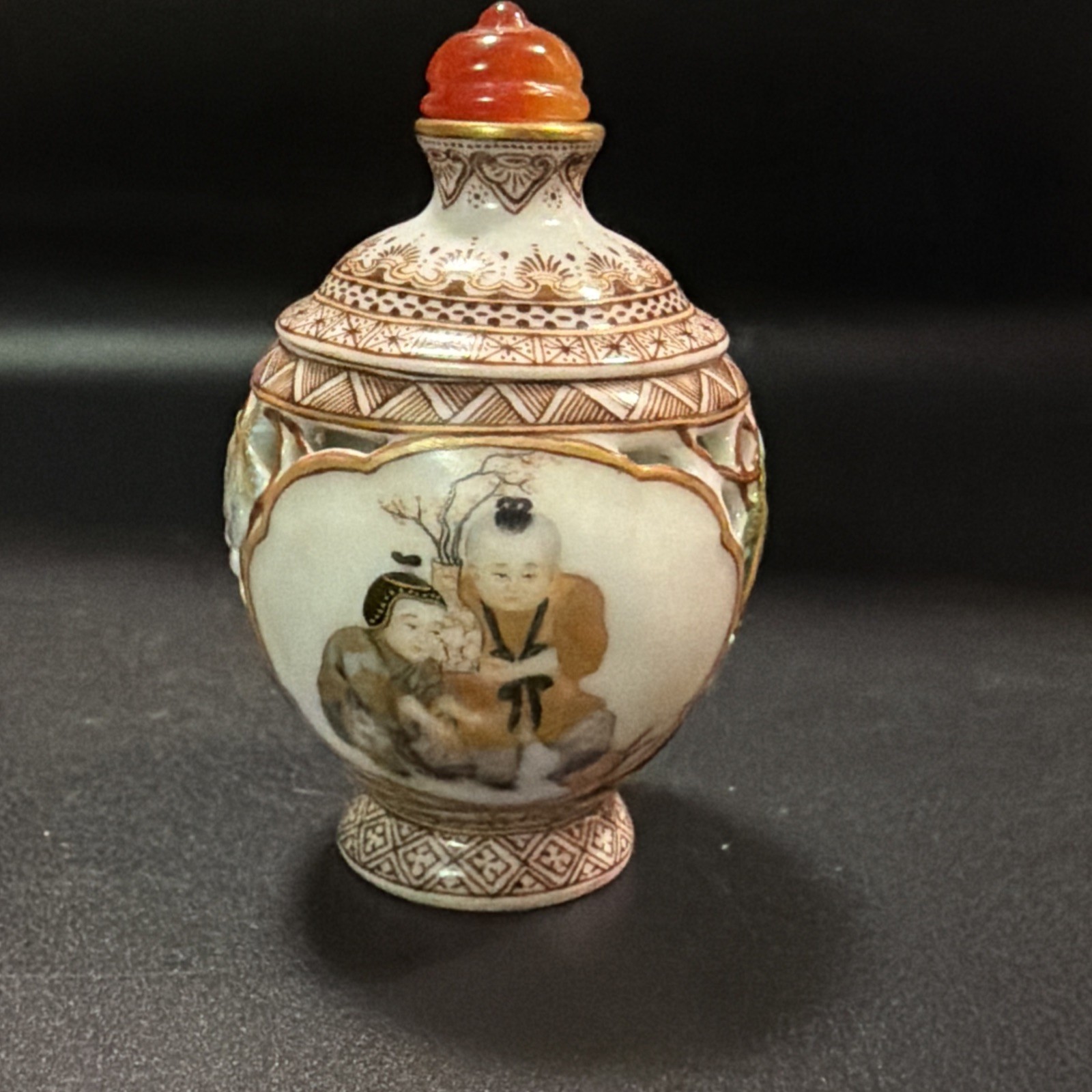 Chinese Revolving Reticulated Porcelain Snuff Bottle Grapes Qianlong Mark 2.5”