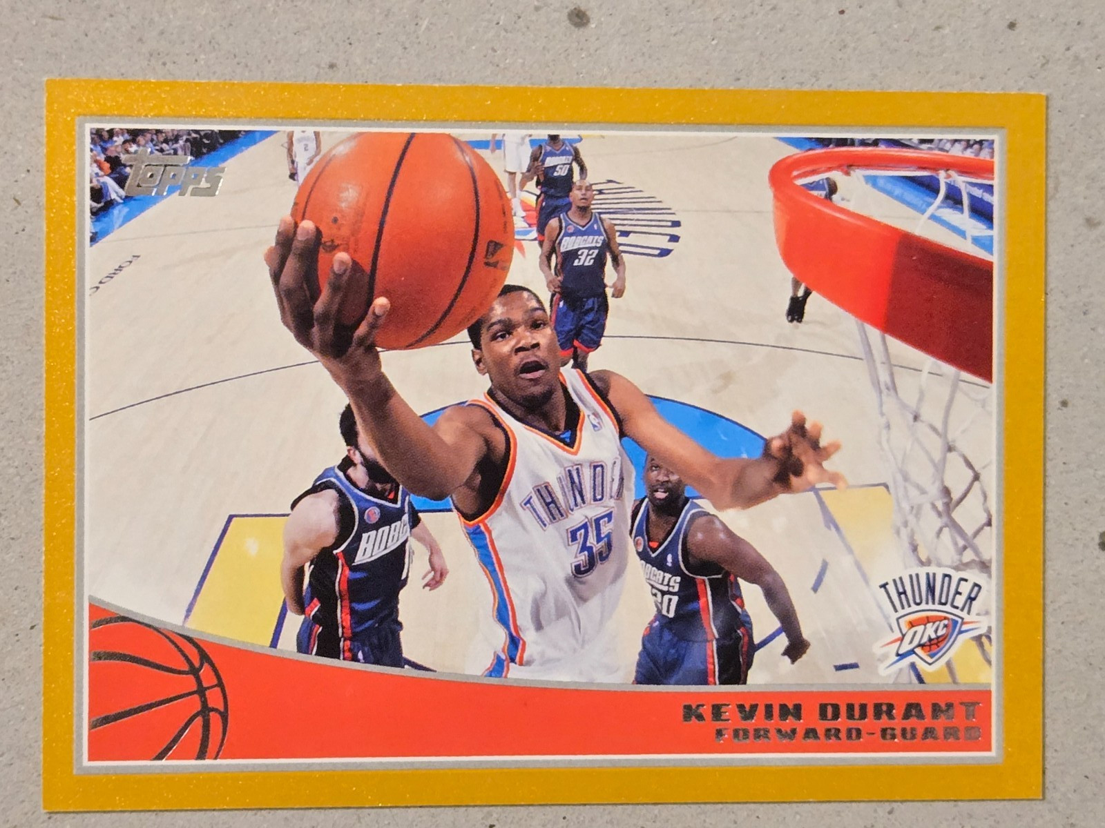2009-10 Topps Gold border basketball card #633/2009 Kevin Durant #211