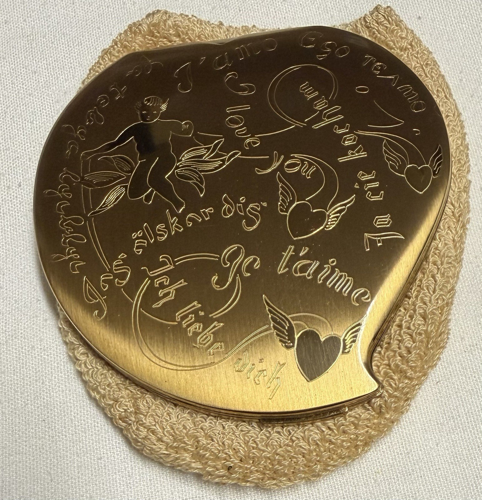 Vintage1940’s Womens Elgin American I Love You Heart Shape Cupid Powder Compact