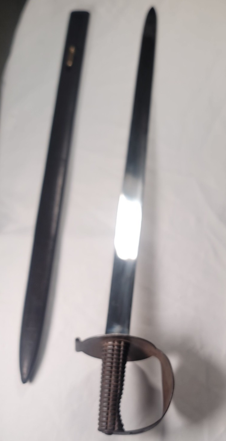 Royal Navy 1804 Pattern Boarding Cutlass w/leather scabbard  - Universal Swords