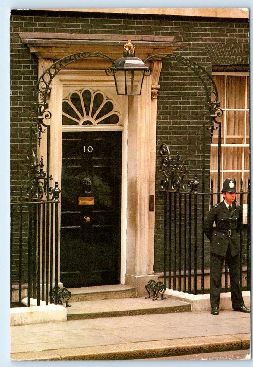 No 10 Downing Street - London ENGLAND UK 4x6 Postcard