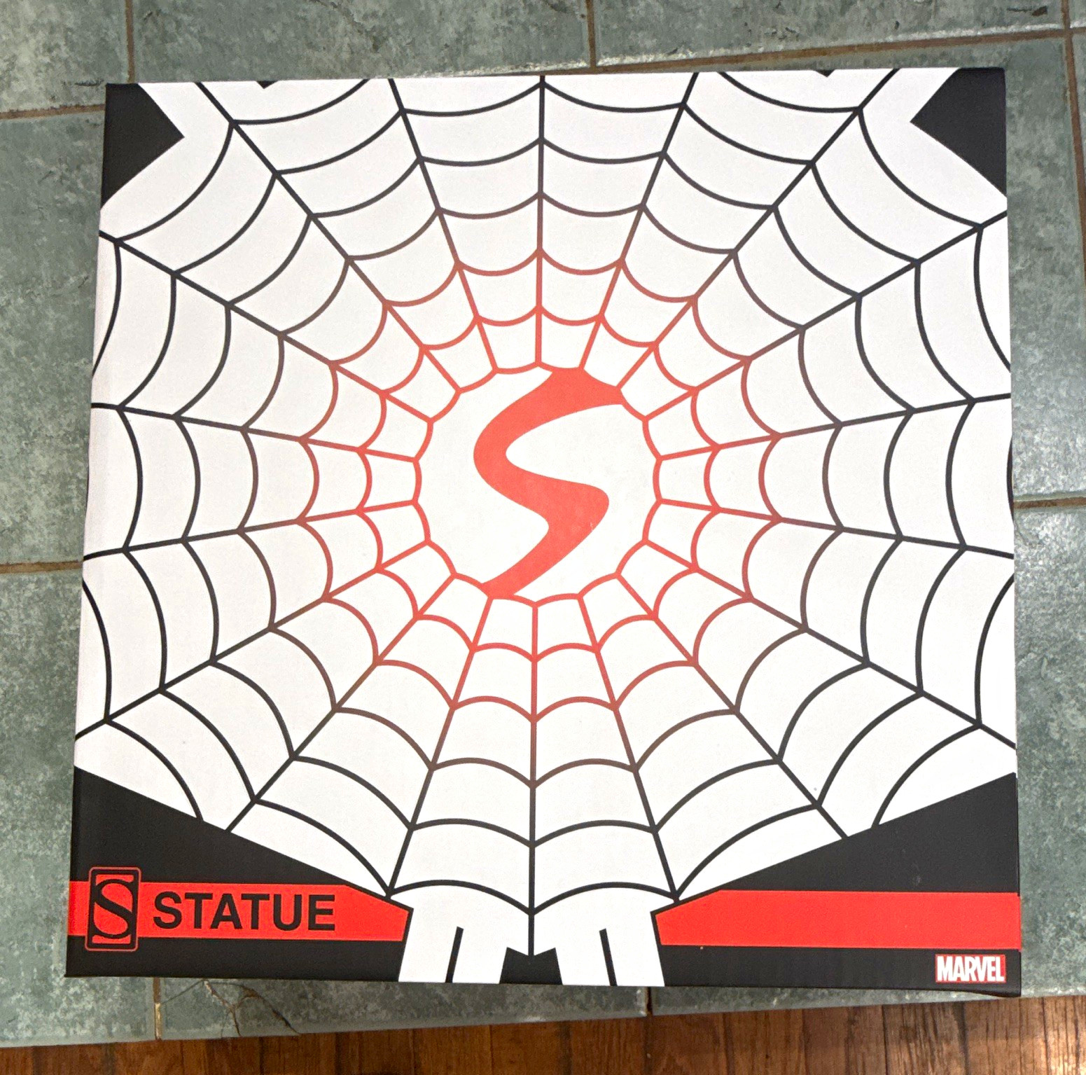 Marvel Silk- Mark Brooks Statue Spider-Web Design Box White Black Red