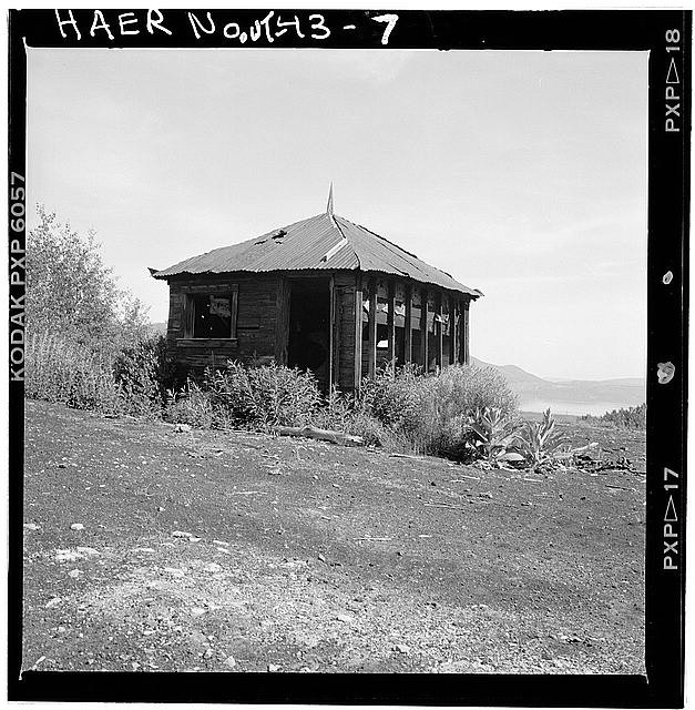7. VIEW WOOD FRAME TIN ROOF BUILDING, LOOKING NORTHWEST - Jones Mine, Scofield,