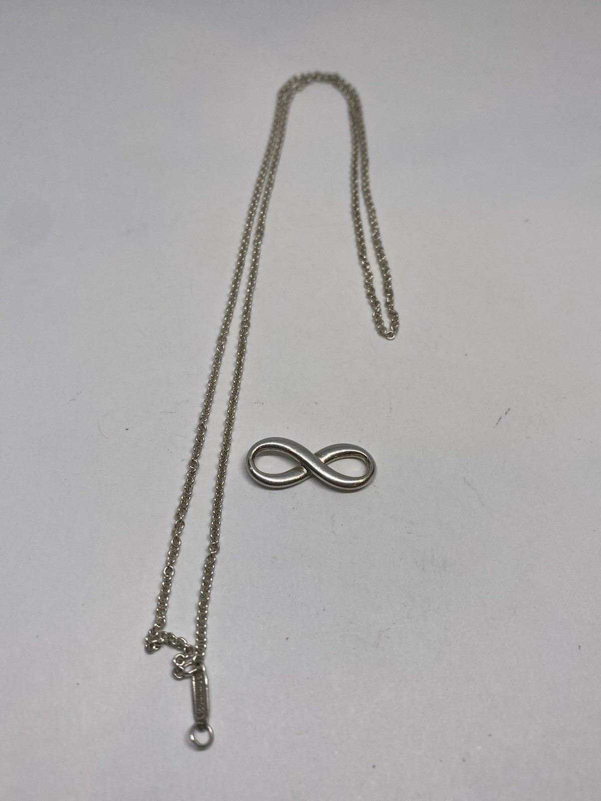 TIFFANY & CO. AUTHENTIC INFINITY NECKLACE BROKEN CLASP NEEDS REPAIR AUTHENTIC