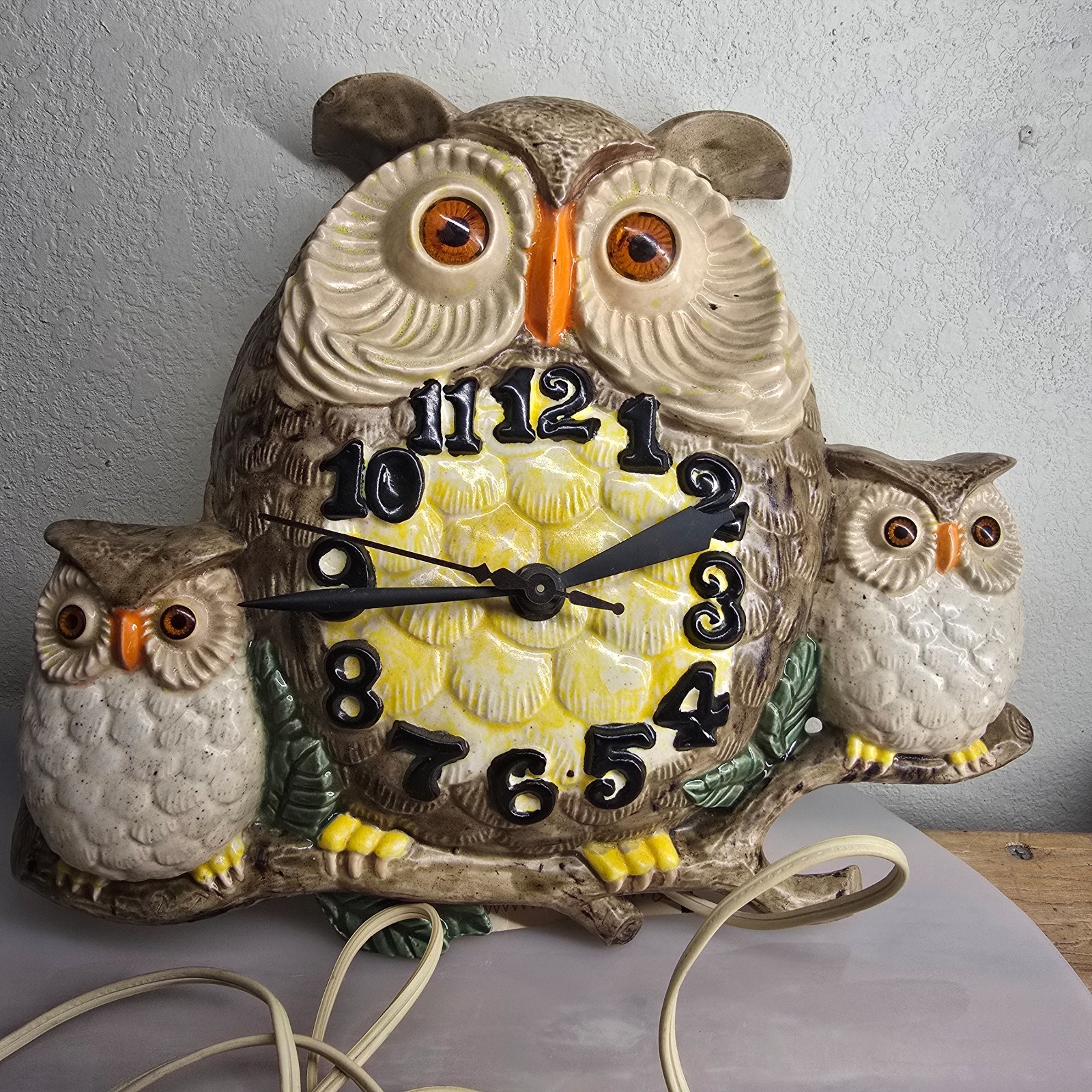 Vintage 1970s Arnel's Ceramic Owl Family Wall Clock