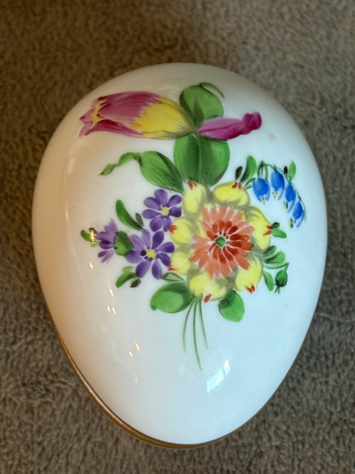 HEREND Hungary Porcelain Pretty Hand-painted Floral Egg Trinket Box