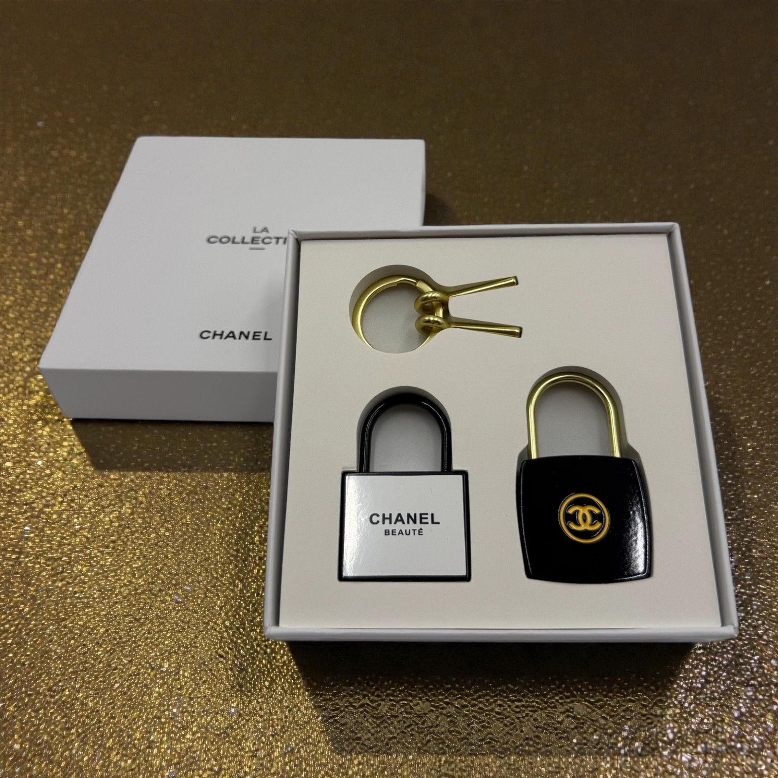 Brand New Gift With Purchase La Collection Black & White Padlocks with Keys