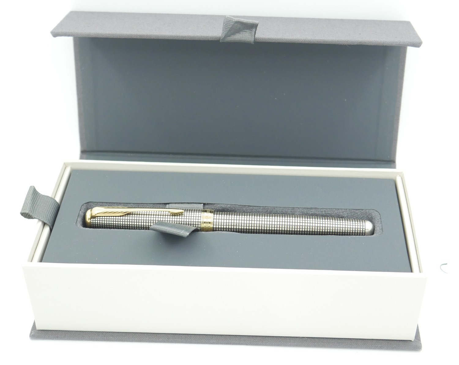 Parker Sonnet Premiere Sterling Silver Cisele & Gold Fountain Pen - 18kt M Nib Parker Sonnet Premiere Sterling Silver Cisele & Gold Fountain Pen - 18kt M Nib