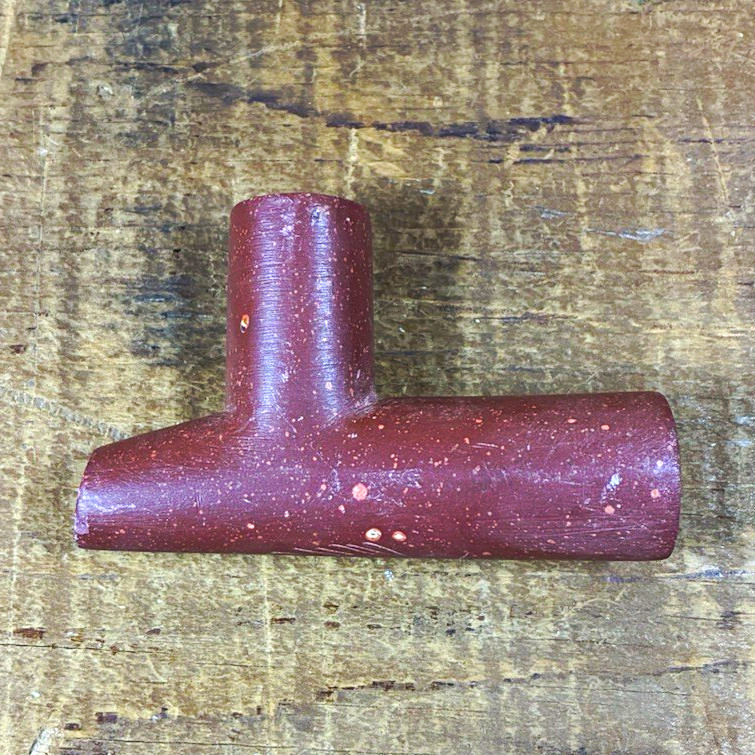 Vintage Hand Carved Catlinite Red Pipestone T Pipe Bowl - Feather Motif