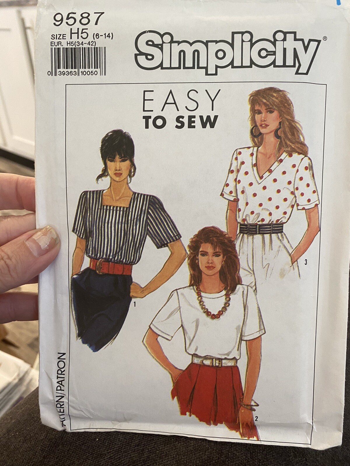 1996 Simplicity Sewing Patterns 9587 Size 6-14 UNCUT