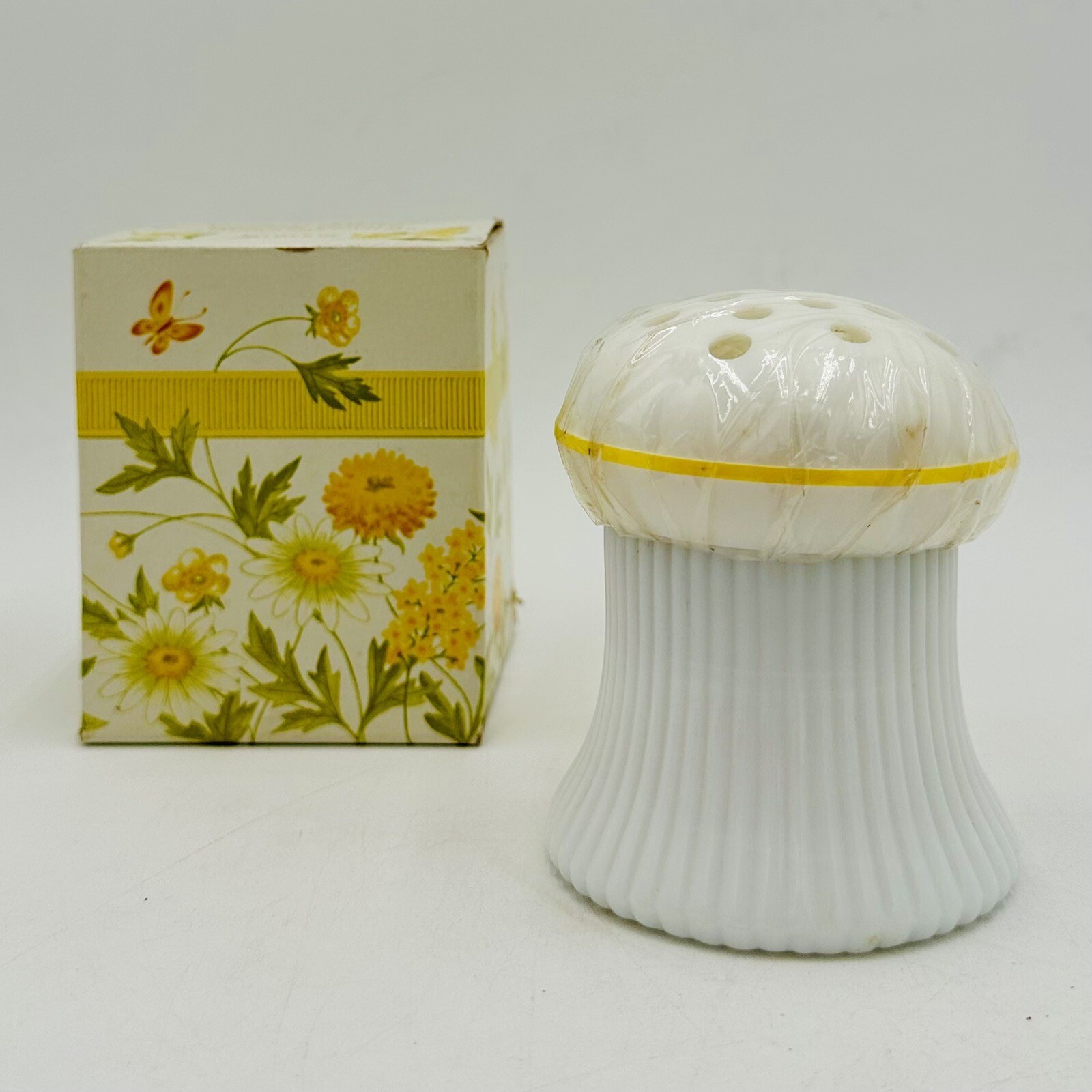 Vtg 70s Avon BUTTERCUP Flower Holder Vase Collectible Full 5oz Jar w Box NOS