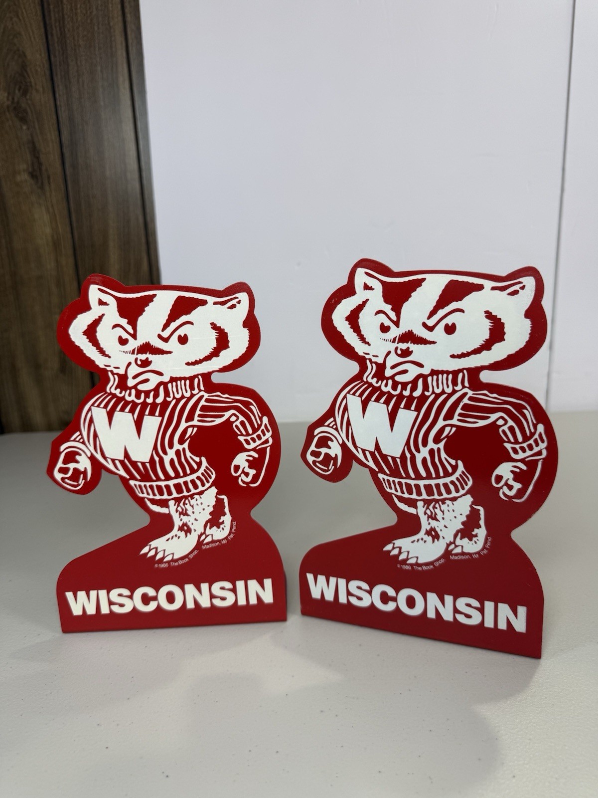 2-WISCONSIN  ALUMNI USA FOOTBALL Pre-Motion W Bucky Badger Statue Bookends 1986