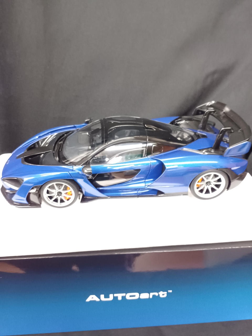 Autoart 76079 1/18 Scale Car