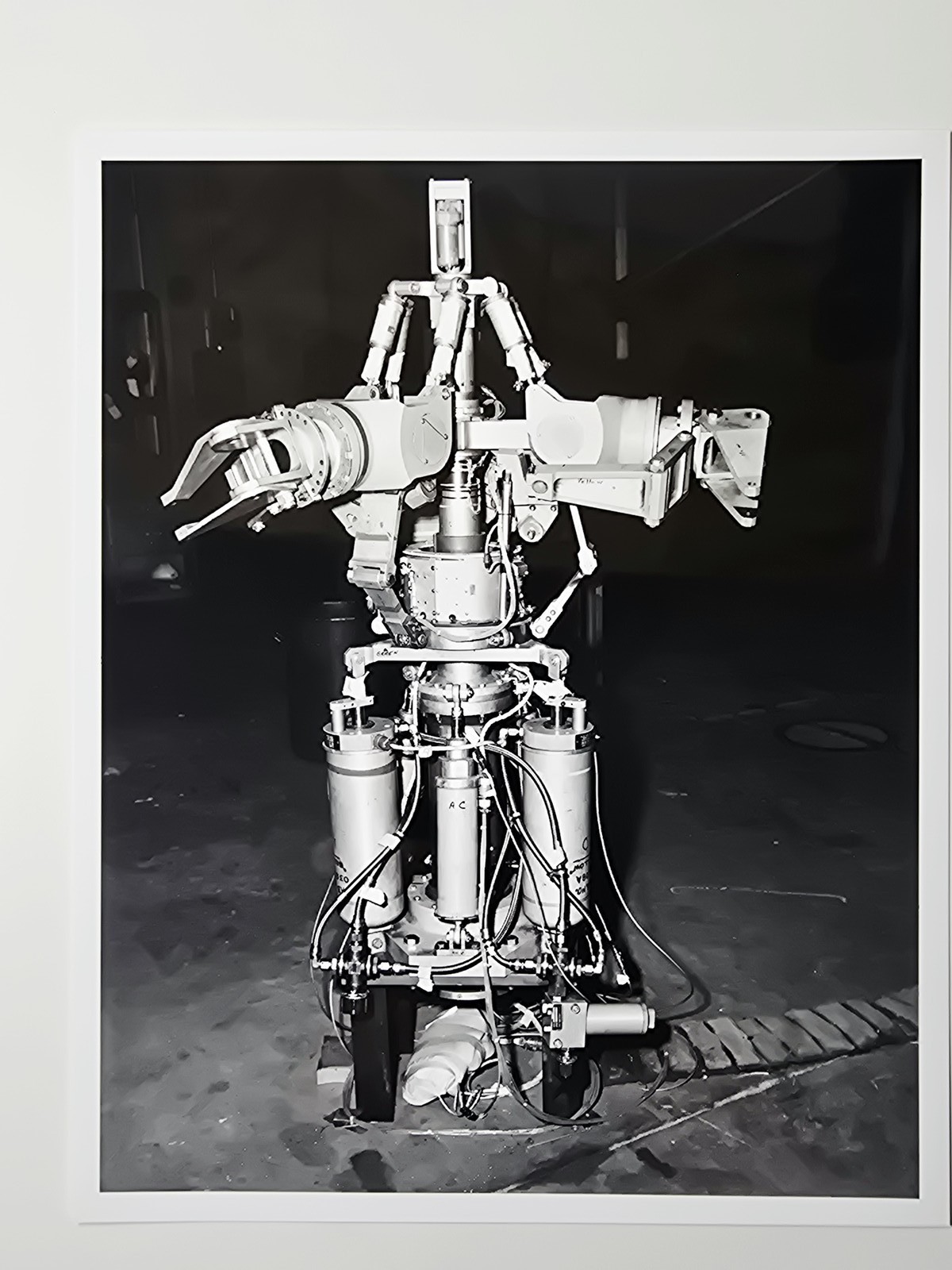 Bell Three Bladed Rotor Hub Controls Mast Technical 8x10 Archive Photo Aviation