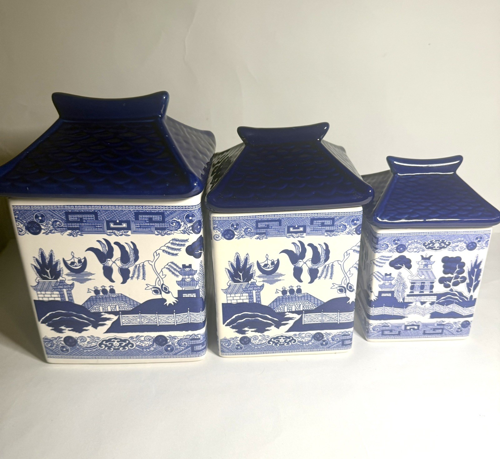 VINTAGE* 3 BLUE WILLOW PAGODE CANISTERS CHINOISERIE 