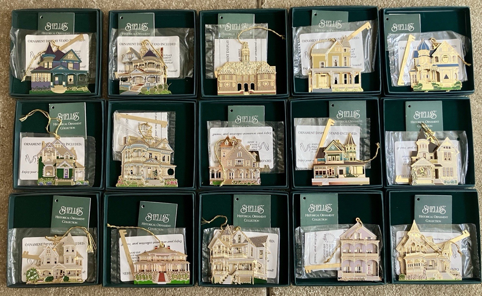 Shelia’s Historical Ornament Collection of 15 Issued Items and 2 Bonus Items Lot