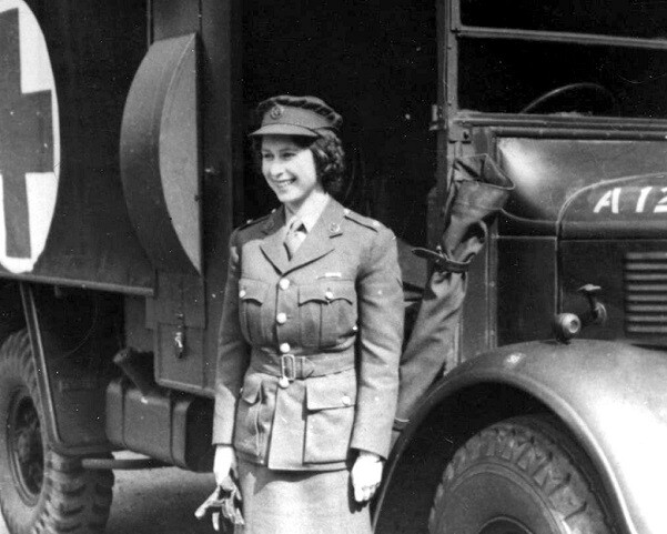 Princess Elizabeth as British Army Driver 1945, Queen II, 8x10 WWII Photo 701a